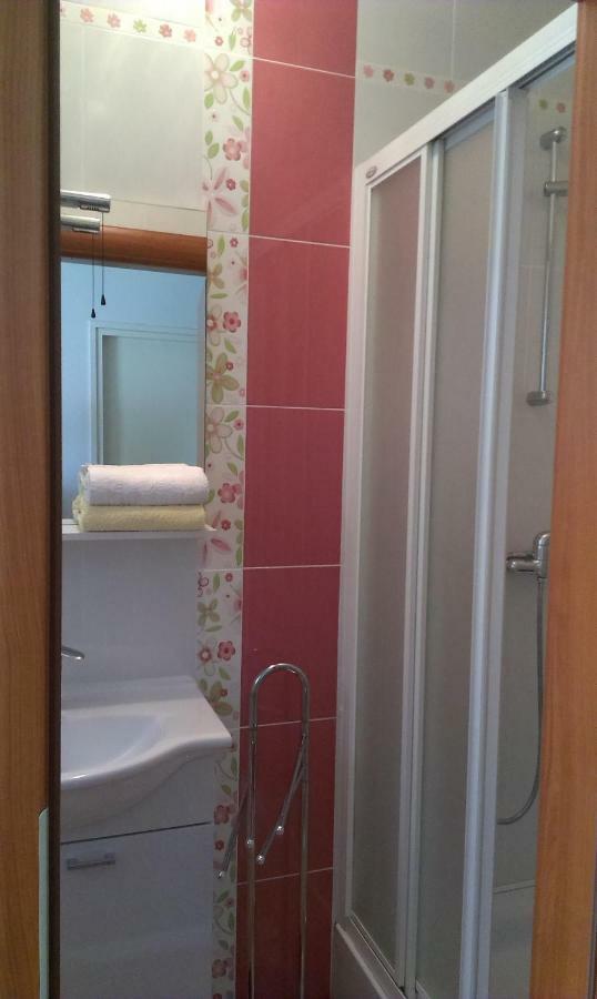 Apartmani Piculo Primošten Eksteriør billede